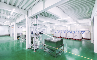 자동화된 원료 투입 및 혼합 라인